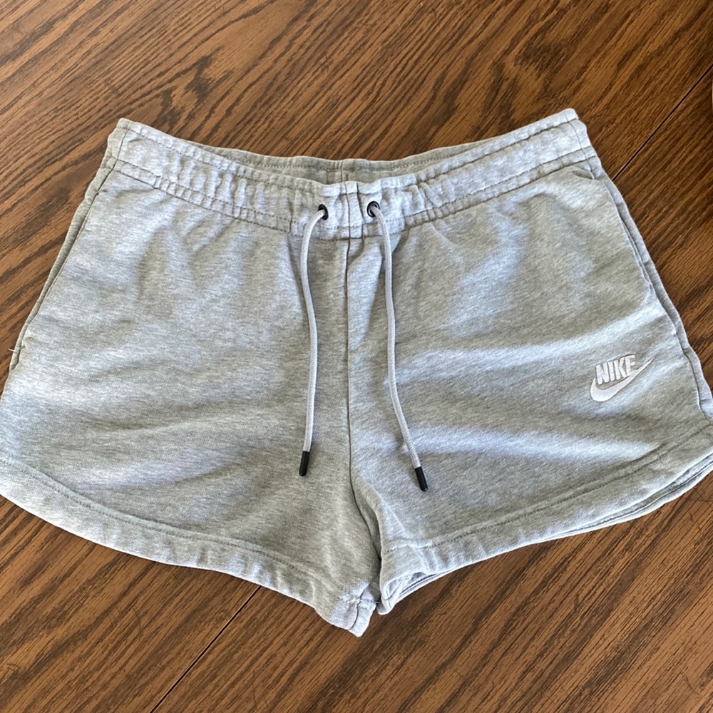 Nike sweat shorts! Size small! Color is grey!
